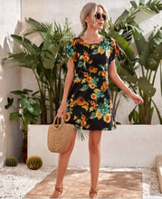 Load image into Gallery viewer, CARMEL FLORAL PRINT TUNIC DRESS
